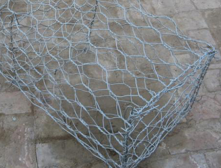 Lead stone cage net